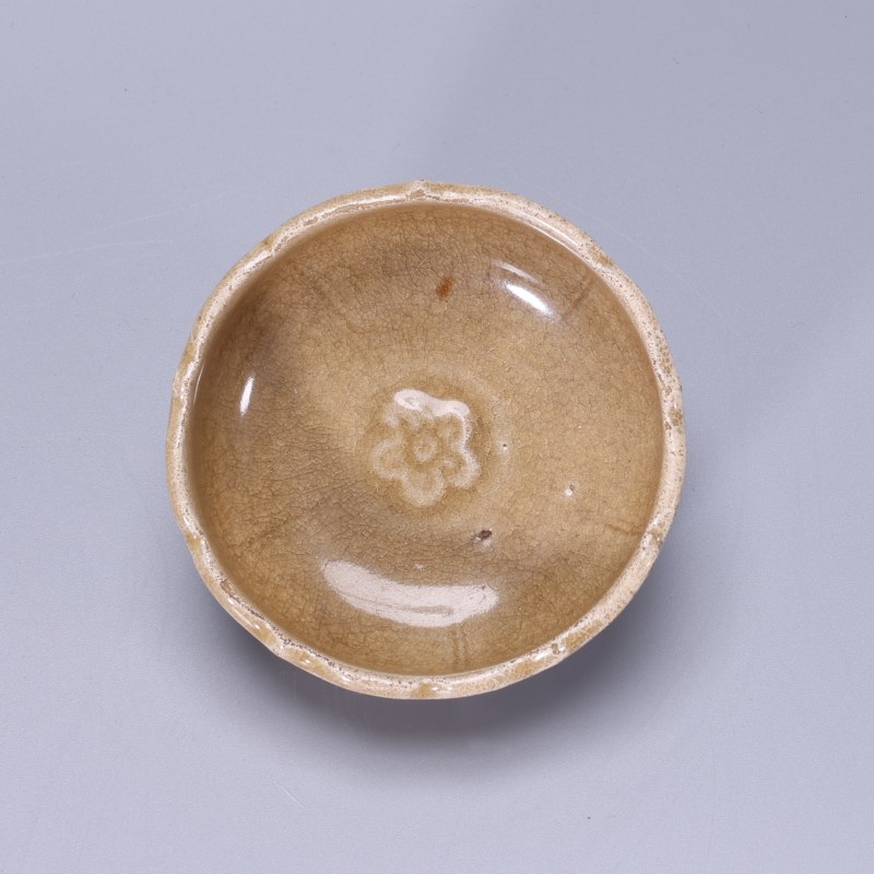 元代 龙泉窑黄釉棱口杯托一套 - 图6