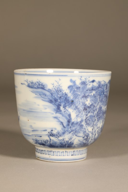 清康熙 青花山水人物钟式碗 - 图2