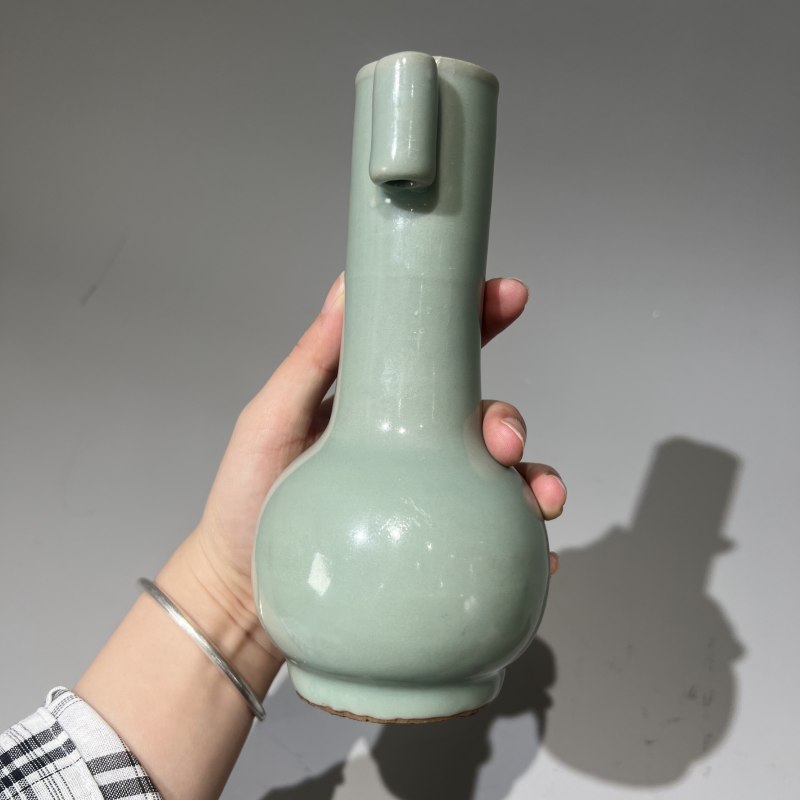 明代 龙泉窑粉青釉贯耳瓶 - 图5