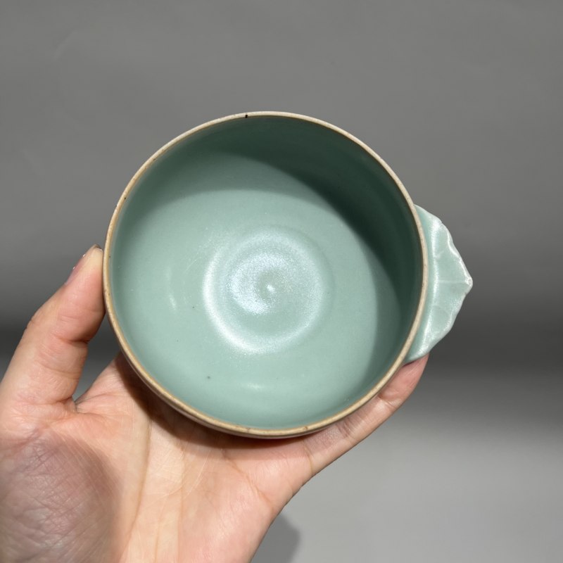 明代 龙泉窑粉青釉屈卮 - 图9