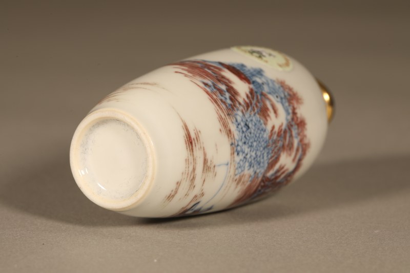 清 青花釉里红山水人物鼻烟壶 - 图5