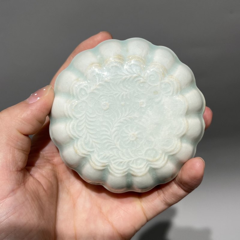 明代 青白釉印花粉盒 - 图4