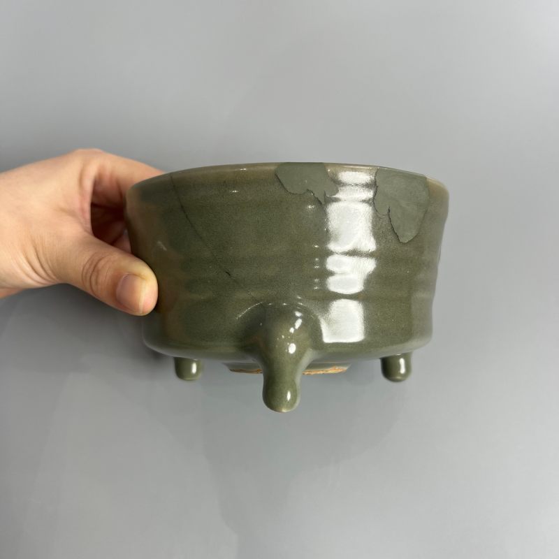明代 龙泉窑青釉八卦纹三足炉 - 图5