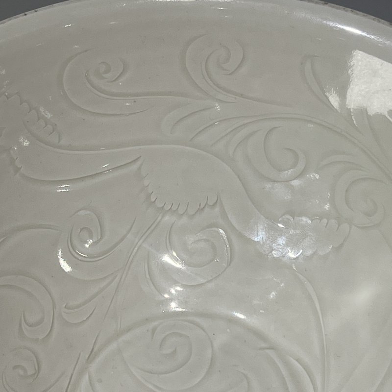 明代 白釉刻划花葵口大碗 - 图6