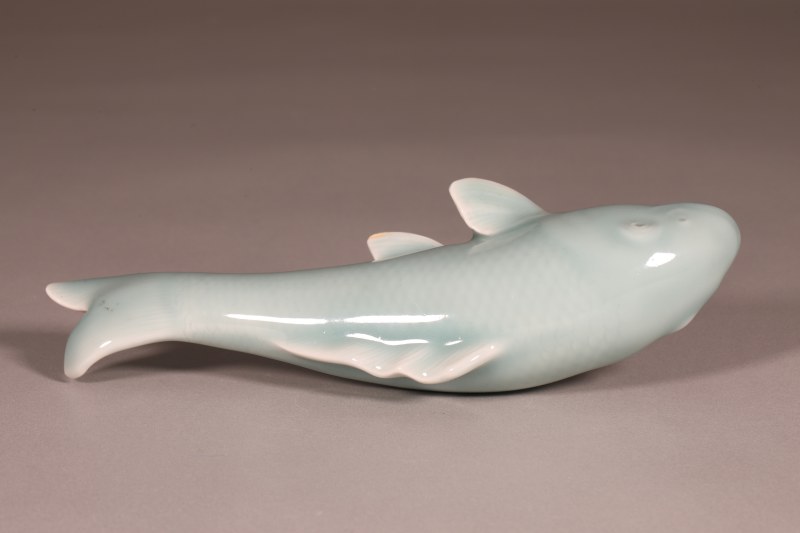 清 青釉鱼形镇纸 - 图3