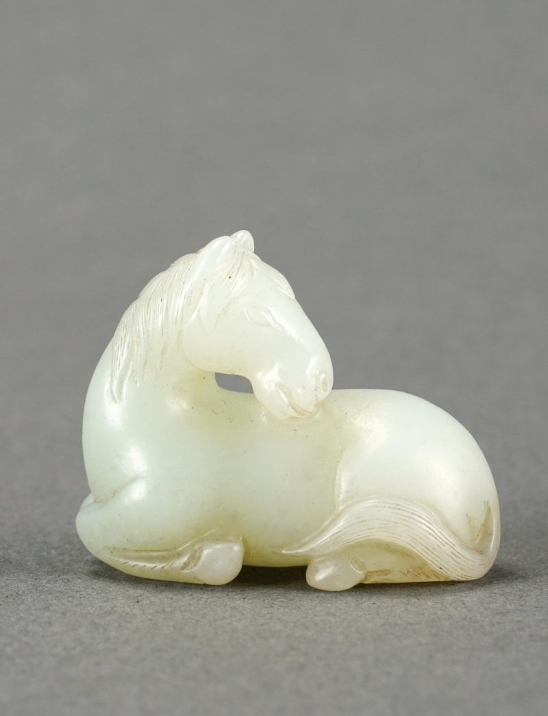    清 白玉馬擺件