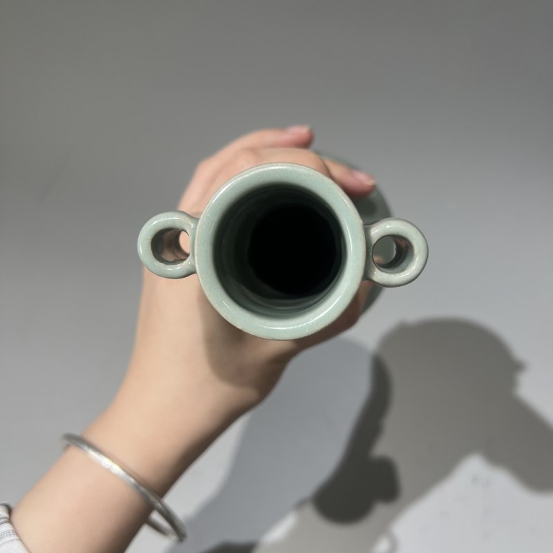 明代 龙泉窑粉青釉贯耳瓶 - 图6