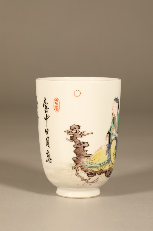 清 五彩诗文人物铃铛杯 - 图5