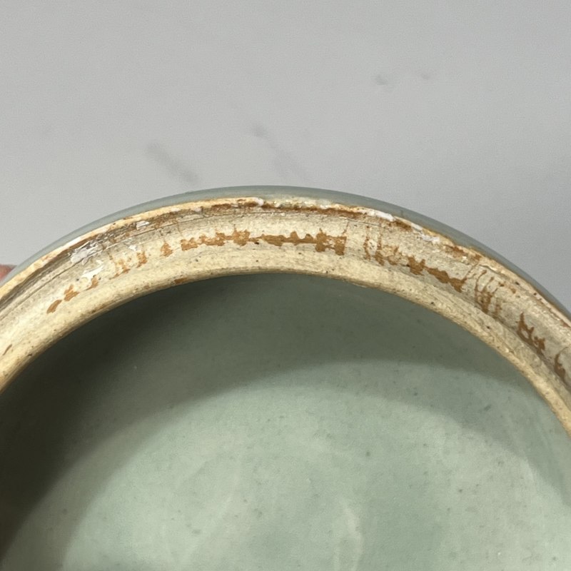 明代 龙泉窑粉青釉印花粉盒 - 图9