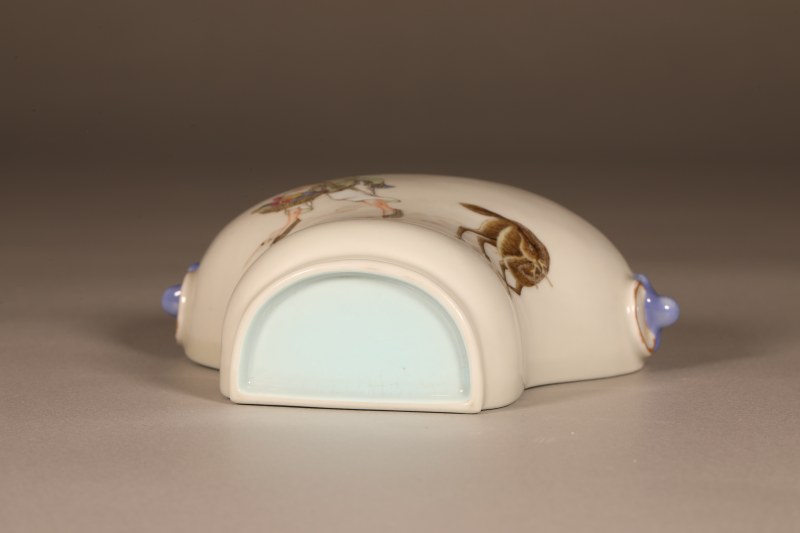 清 粉彩人物铺首耳壁瓶 - 图2