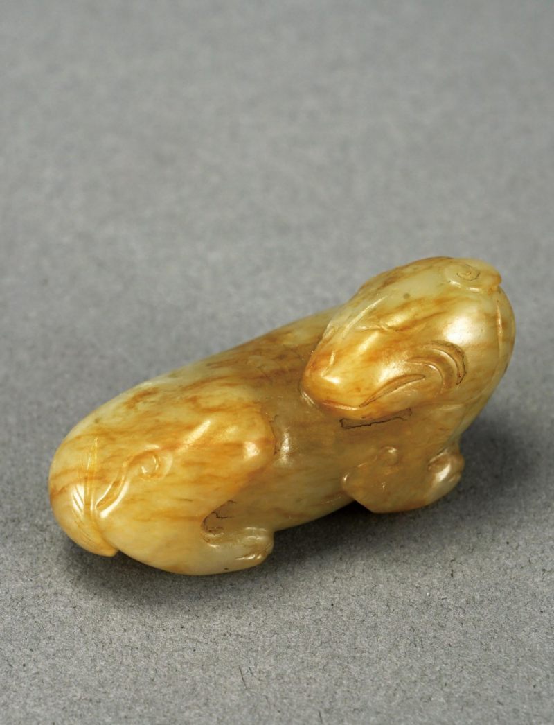    清 青白玉瑞獸擺件