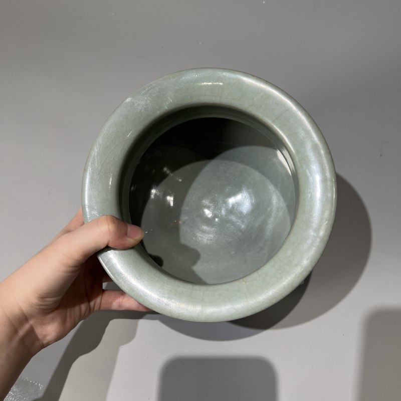 明代 龙泉窑粉青釉大鬲式炉 - 图6