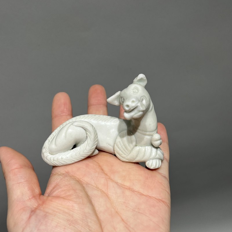 明代 青白釉旺财造像 - 图11