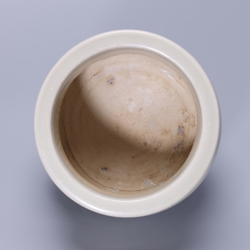 明代 月白釉兽足炉 - 图3