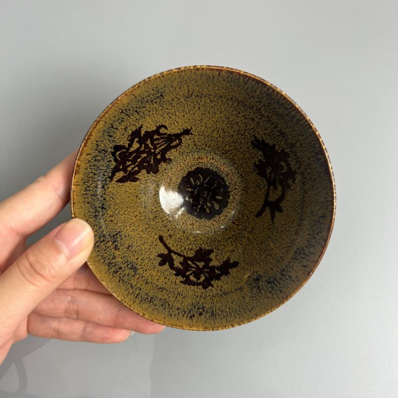 明代 吉州窑三叶纹小盏 - 图6