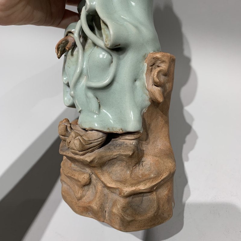 元代 龙泉窑粉青釉何仙姑造像 - 图11