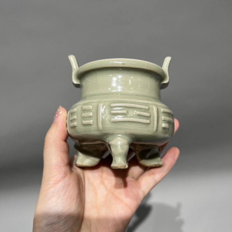 明代 青釉双耳鬲式炉 - 图4