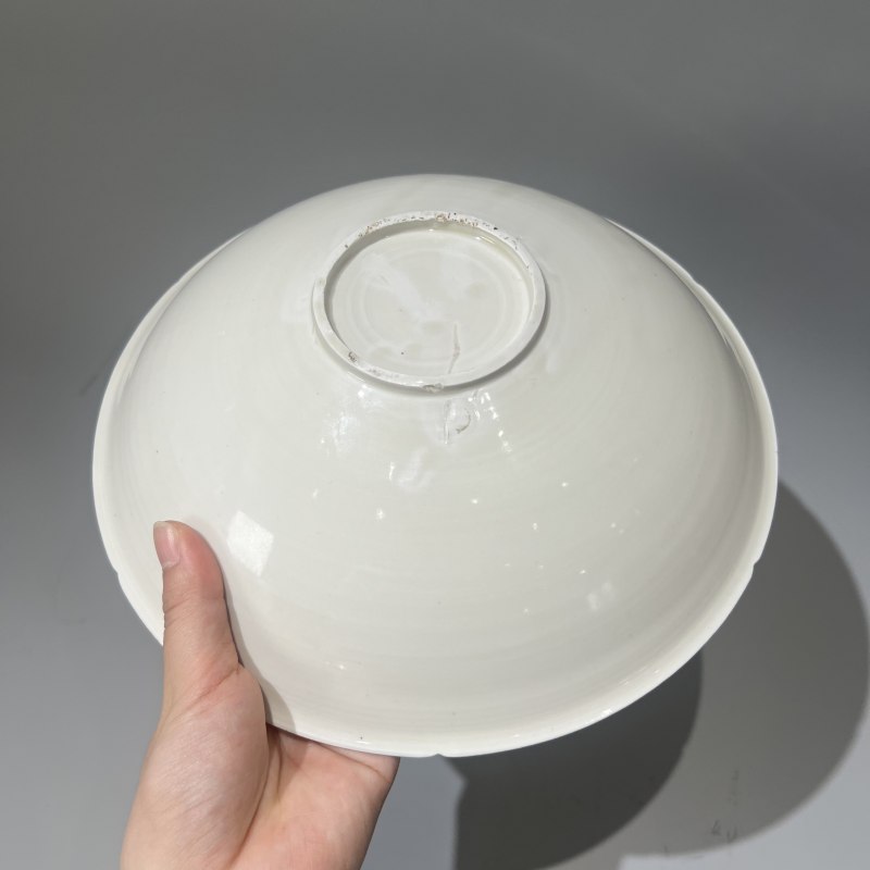 明代 白釉刻划花葵口大碗 - 图11