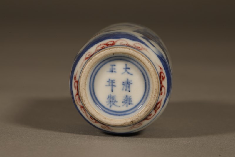 清 青花釉里红人物鼻烟壶 - 图2