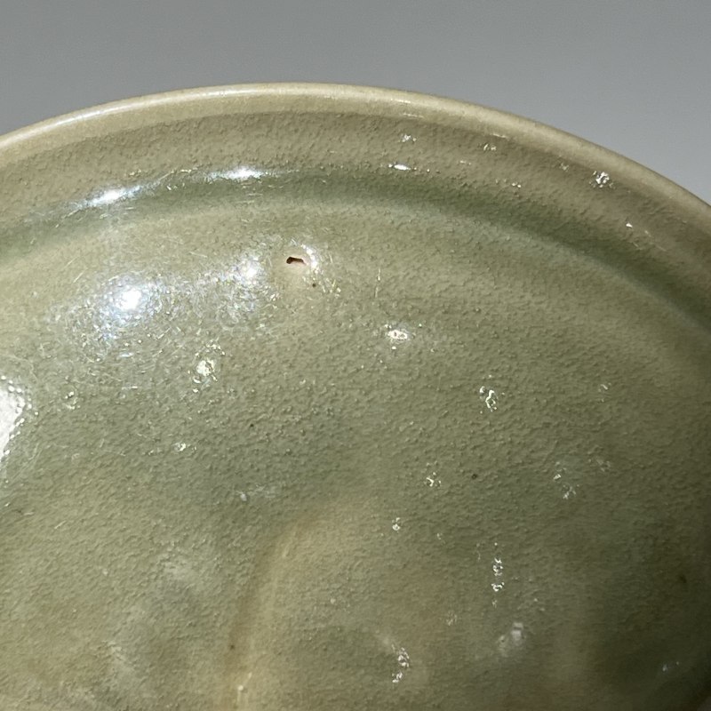 明代 青釉落花流水纹盏 - 图5