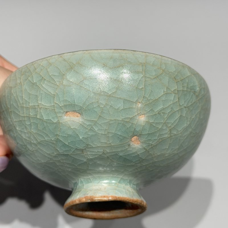 明代 龙泉窑粉青釉贴塑梅花纹泡泡盏 - 图7