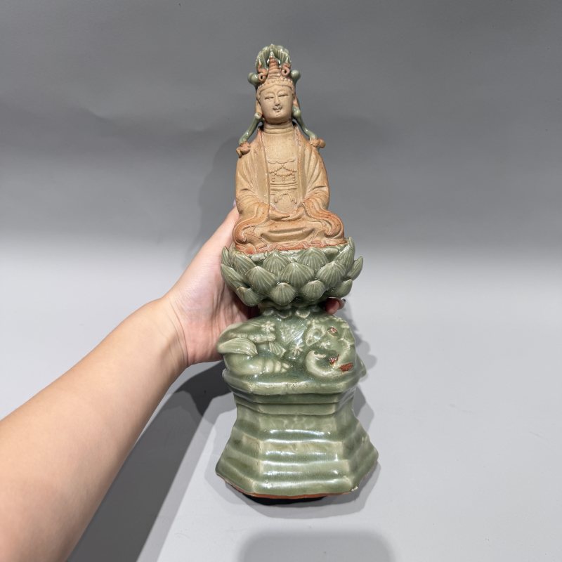 元代 龙泉窑青釉莲座鱼篮观音造像 - 图2