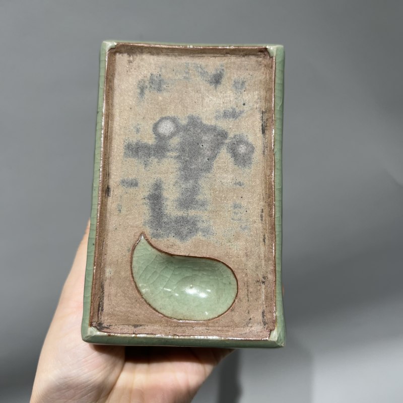 明代 龙泉窑青釉镂空砚台 - 图4