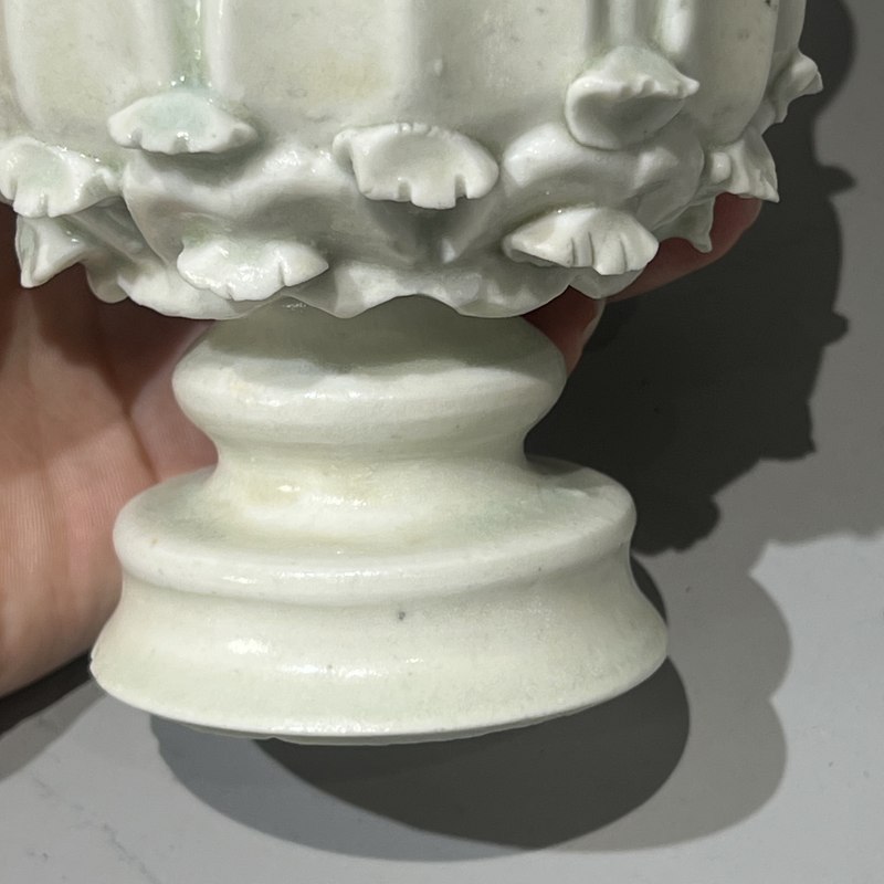 明代 青白釉莲花纹行炉 - 图4