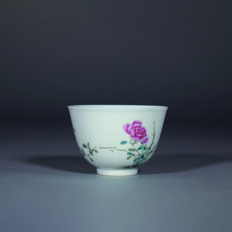 清 粉彩花卉杯