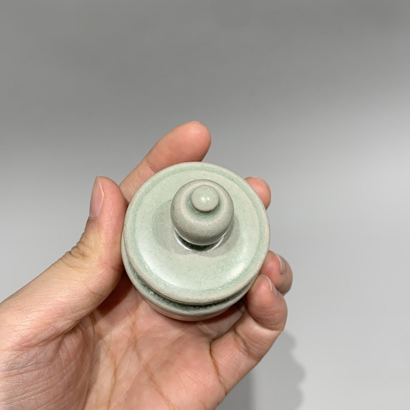 明代 青釉刻花温酒壶、盏、托一套 - 图4