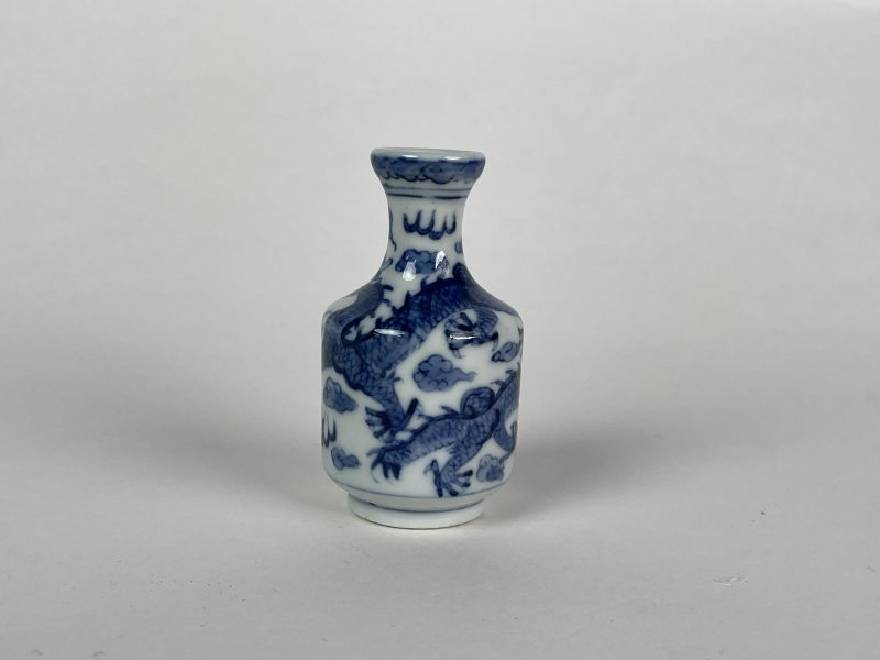 解放后 青花云龙纹瓶 - 图2