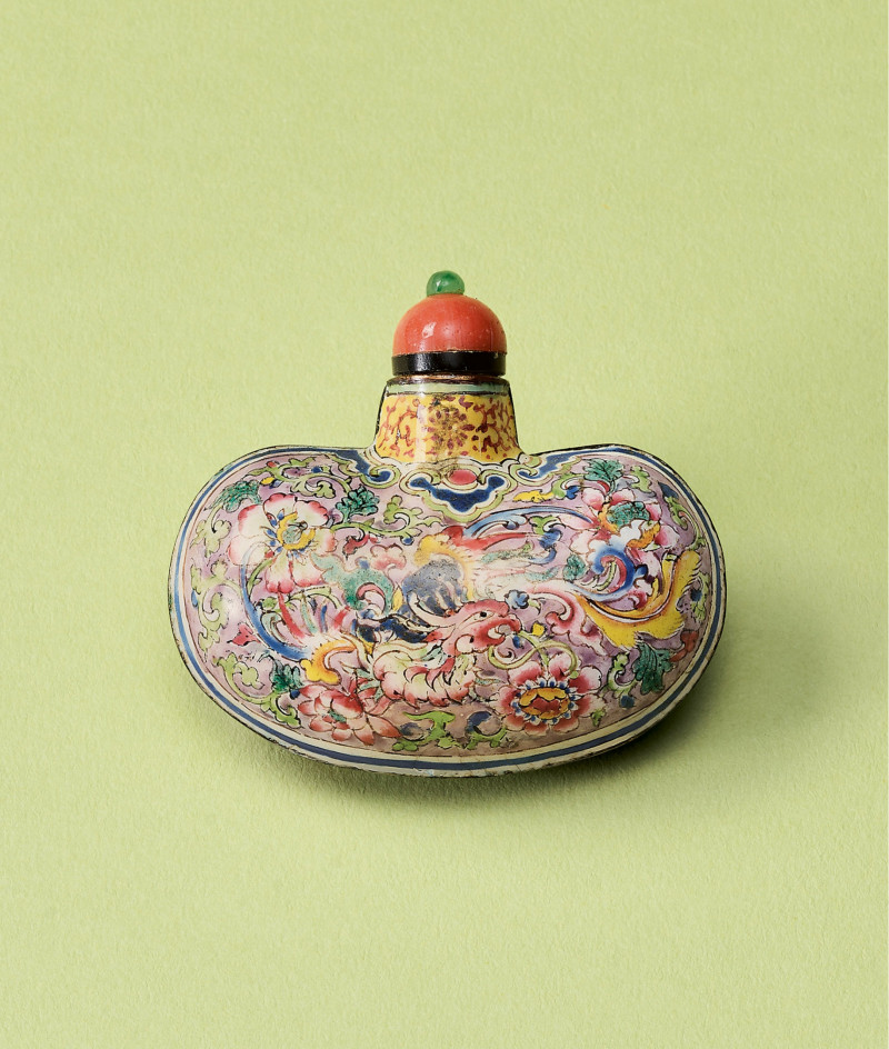 清  銅胎畫琺瑯鳳穿牡丹圖荷包式鼻煙壺 - 图1