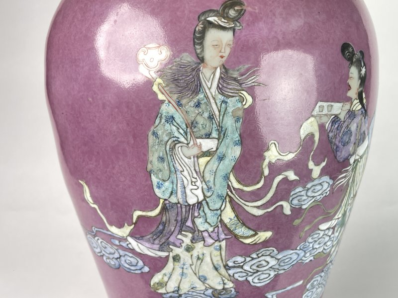 清光绪 胭脂红釉粉彩人物纹大瓶 - 图8