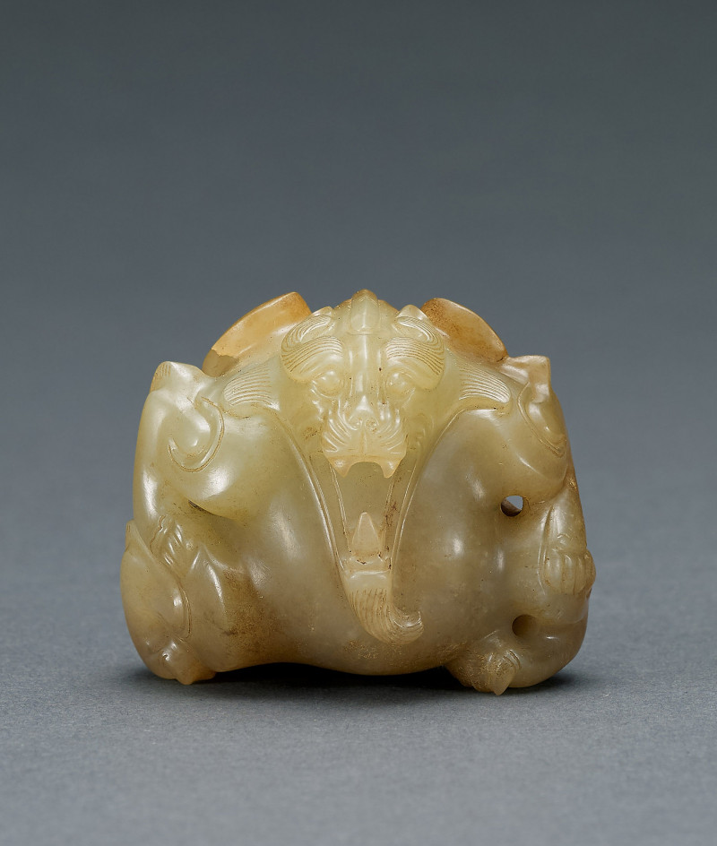 清或更早  青白玉熊