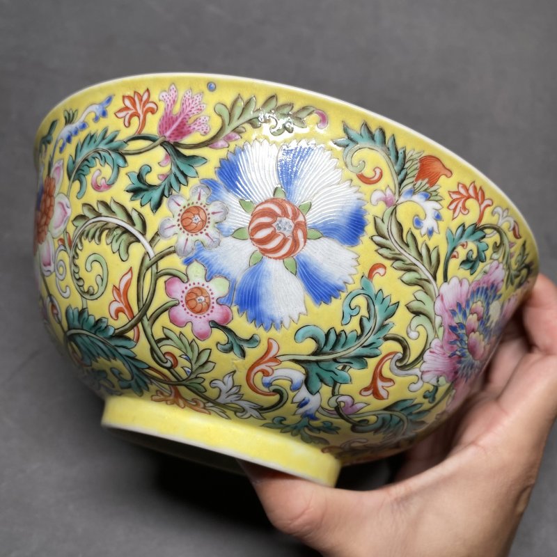 清道光 黄地洋彩缠枝花卉纹碗 - 图9