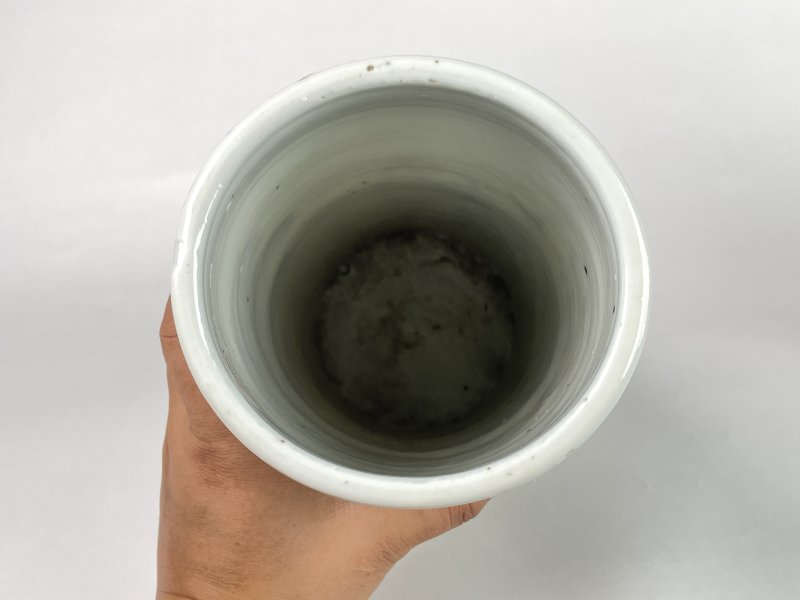 清晚期 汪章款浅降彩人物诗文帽筒一对 - 图17