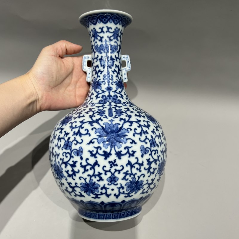 清嘉庆 青花福寿连绵纹双耳瓶 - 图7