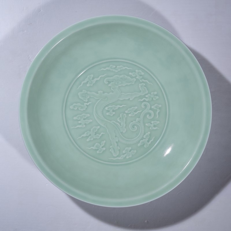 清雍正 粉青釉浮雕云龙纹大盘 - 图9