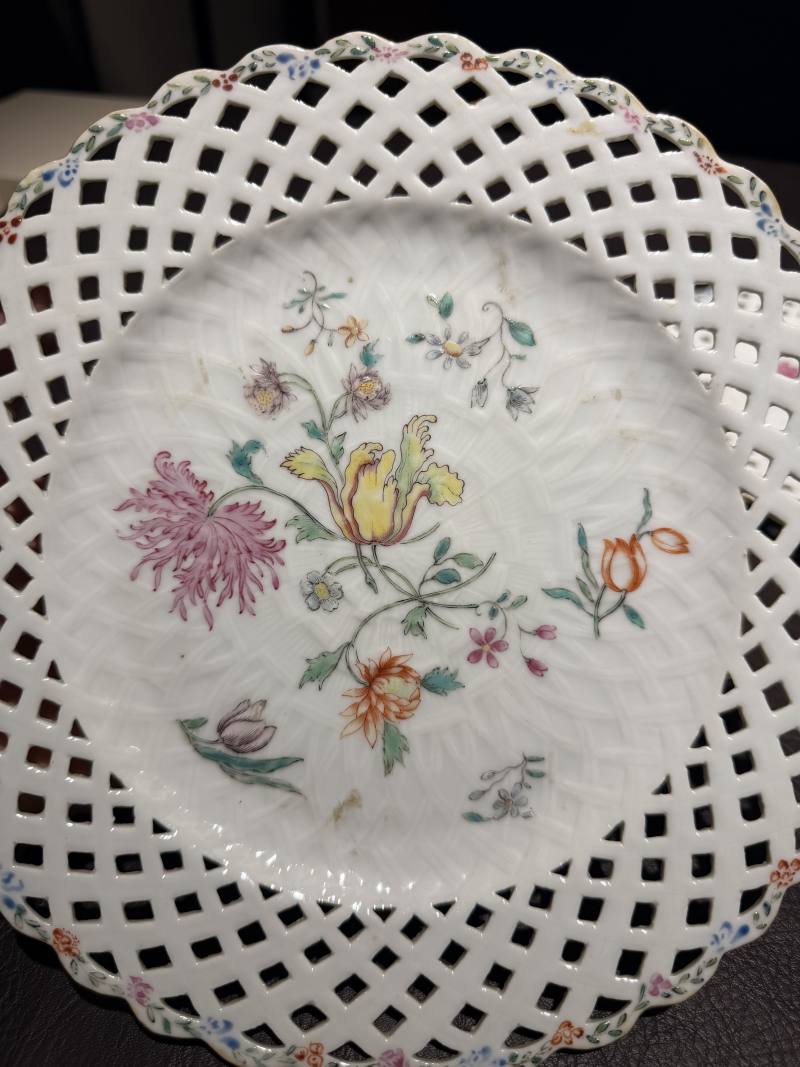 清乾隆 粉彩花卉碟一对 - 图4