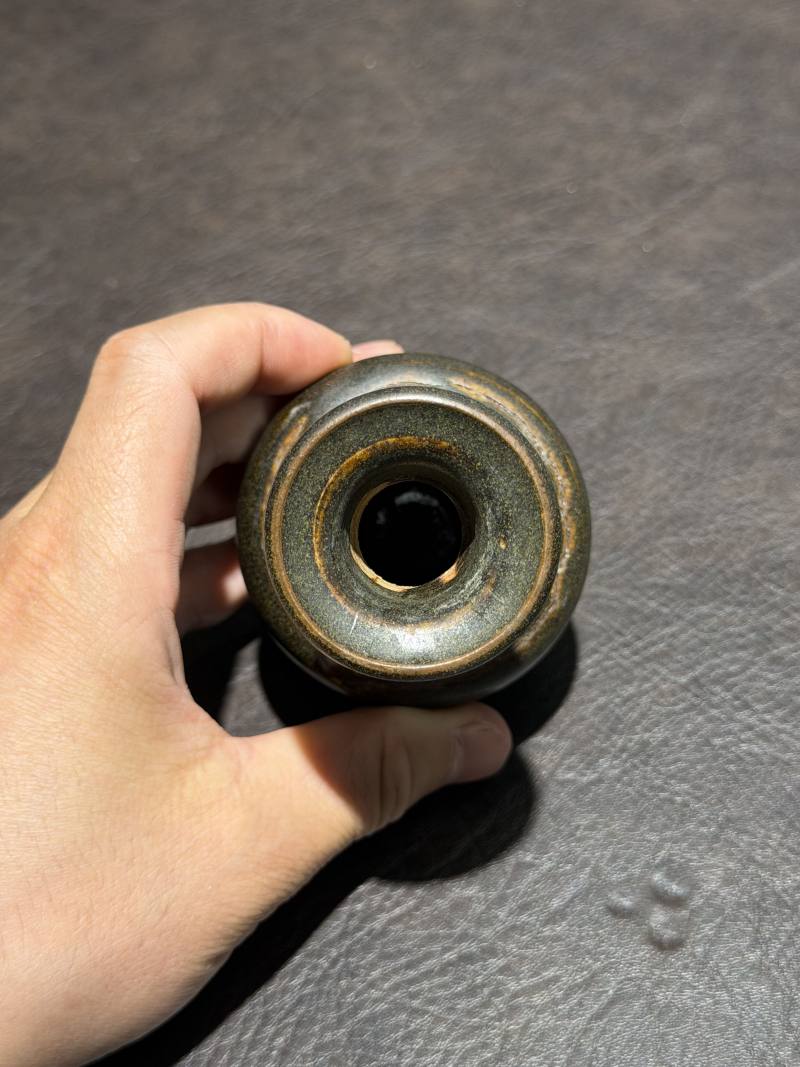 明 茶叶末釉折肩瓶 - 图6