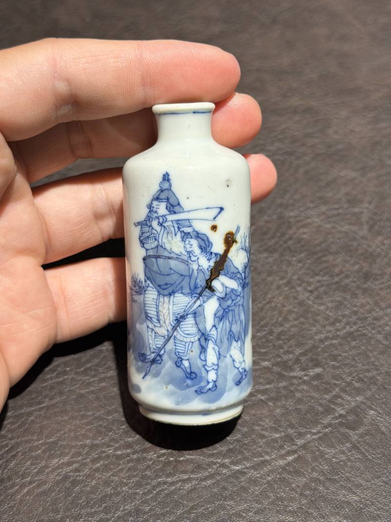 清道光 青花釉里红人物故事图鼻烟壶 - 图5