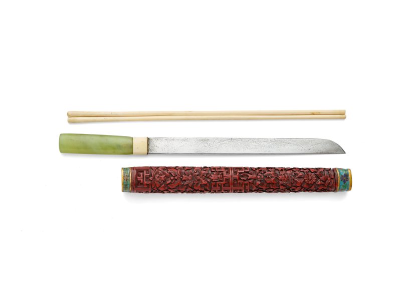 清十九世紀中期 銅胎掐絲琺瑯剔紅解食刀 | A Chinese cinnabar lacquer and cloisonné part eating set - 图2