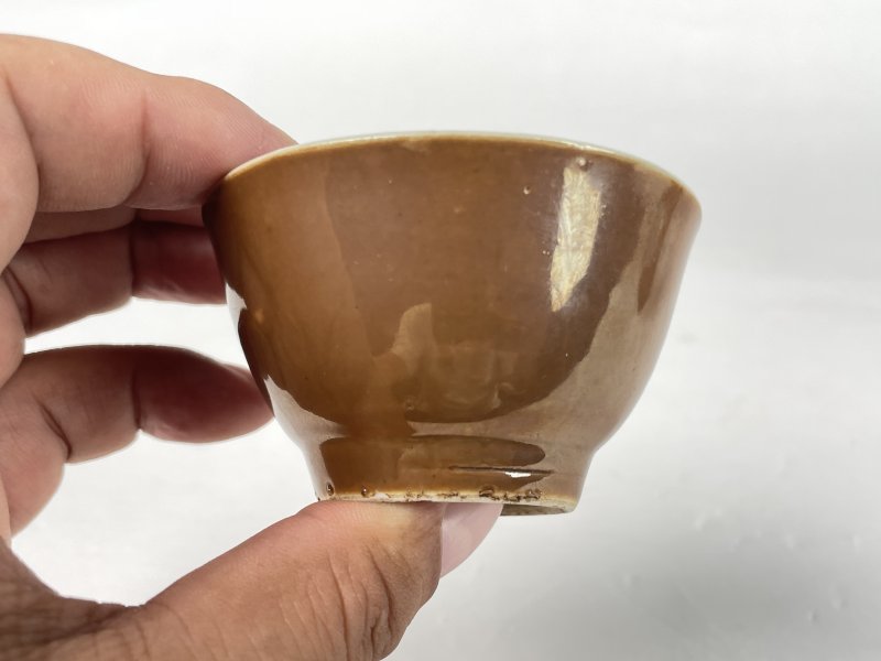 清康熙 外酱釉内青花花篮纹杯一对 - 图9
