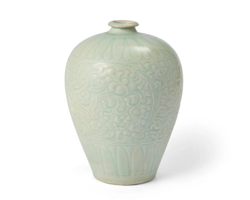 宋 青白釉模印花卉紋梅瓶 | A Chinese qingbai-glazed moulded baluster vase, meiping