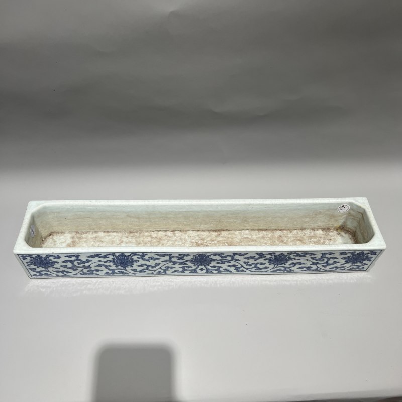 清雍正至乾隆 青花缠枝莲纹长方形洗 - 图3