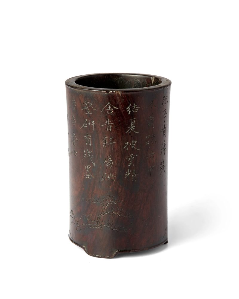 清十八世紀 紫檀雕題詩老樹孤亭紋筆筒 | A Chinese carved and inscribed zitan brush pot