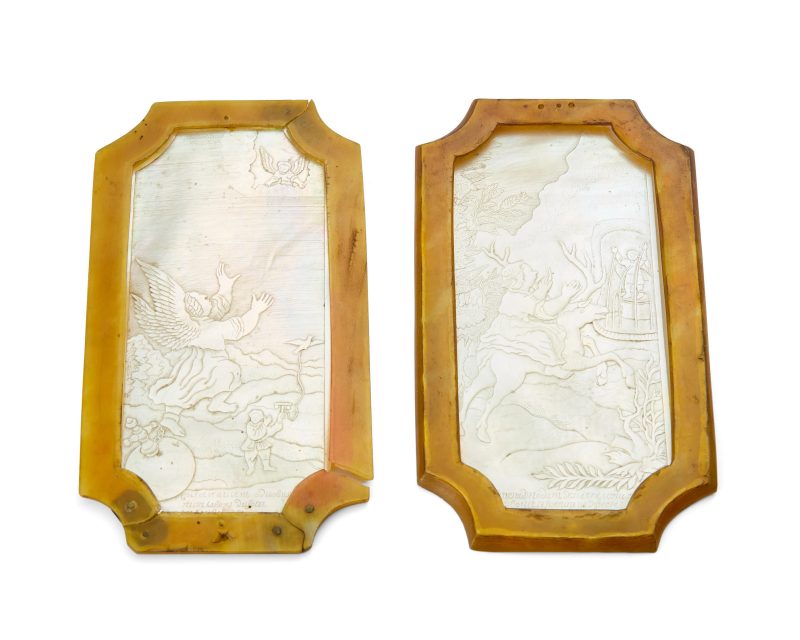 清十八世紀 罕見外銷螺鈿聖經題材牌飾一對 | A pair of rare Chinese mother-of-pearl 'Biblical subject' export plaques