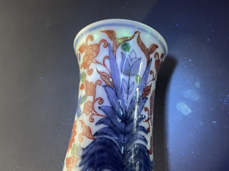 明崇祯 青花加彩长颈瓶 - 图20