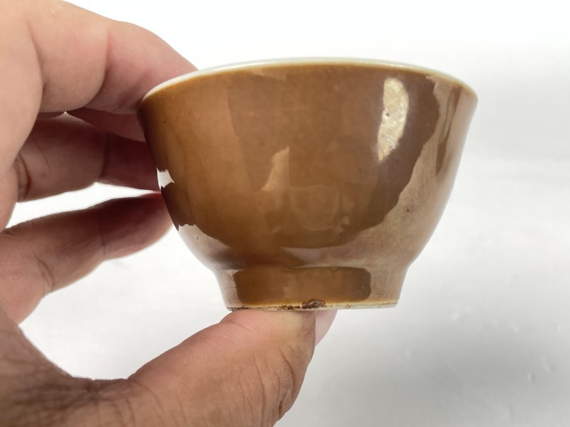 清康熙 外酱釉内青花花篮纹杯一对 - 图10