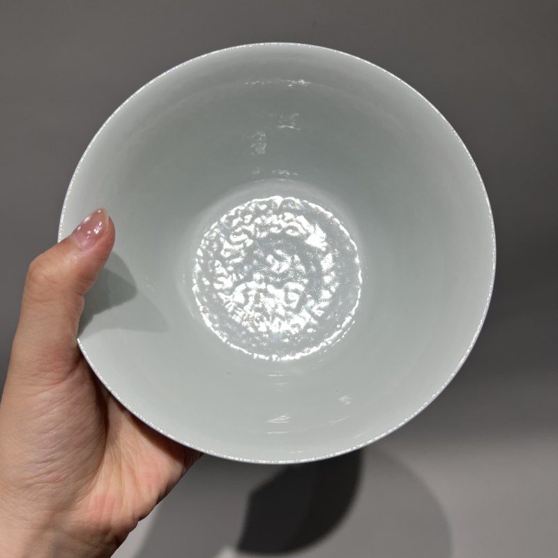 清乾隆 青花淡描团花纹马蹄碗 - 图7